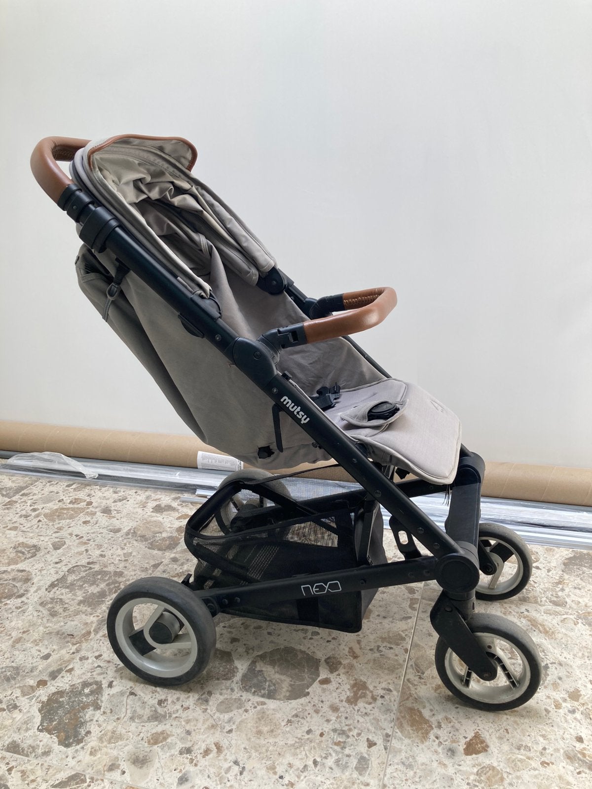 Mutsy Nexo grijs, Kinderen en Baby's, Ophalen, Gebruikt, Overige merken, Regenhoes