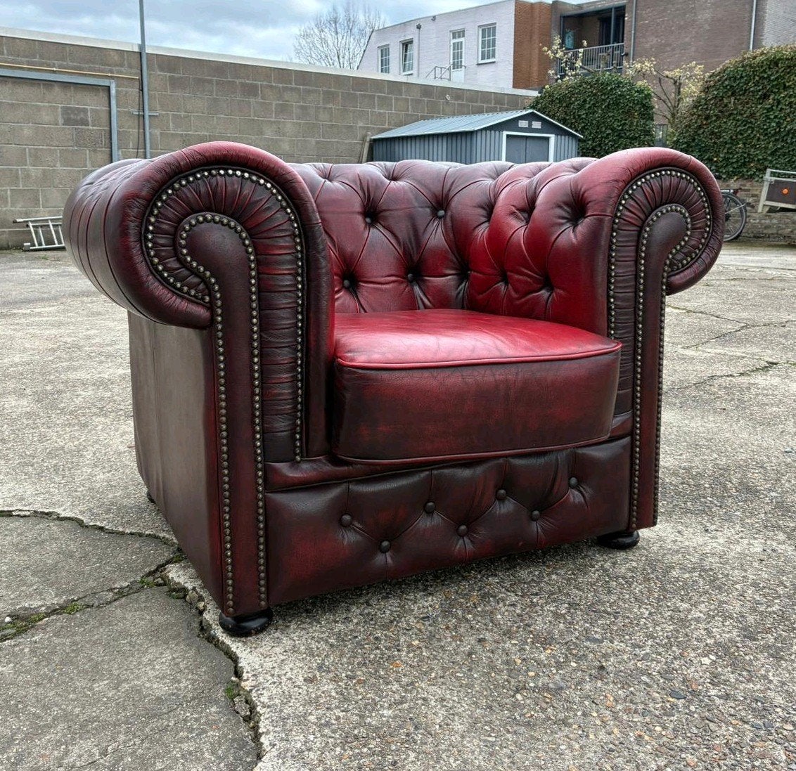 mooie Chesterfield clubfauteuil in oxblood red, Gebruikt, Chesterfield, mancave, oxblood, clubfauteuil, Ophalen, Leer