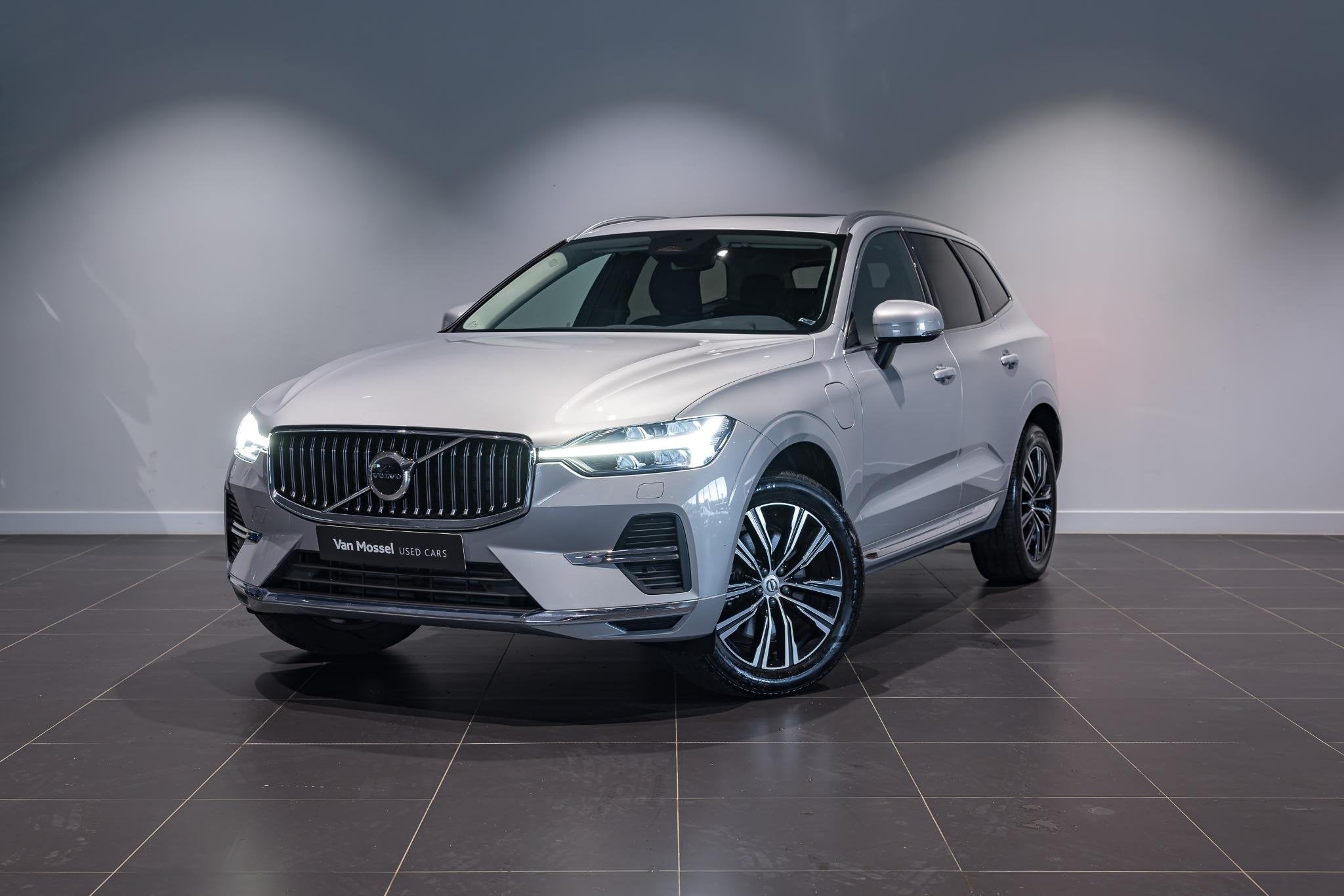 Volvo XC60 T6 PHEV 4x4 Inscription Aut. (automatique), Argent ou Gris, Achat, Euro 6, Entreprise