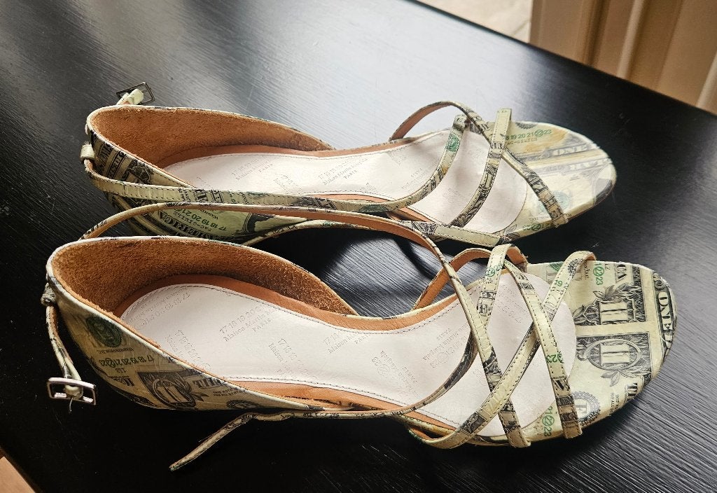 Unieke Maison Martin Margiela vintage dollar print sandal 37, Kleding | Dames, Schoenen, Ophalen, Overige kleuren, Sandalen of Muiltjes