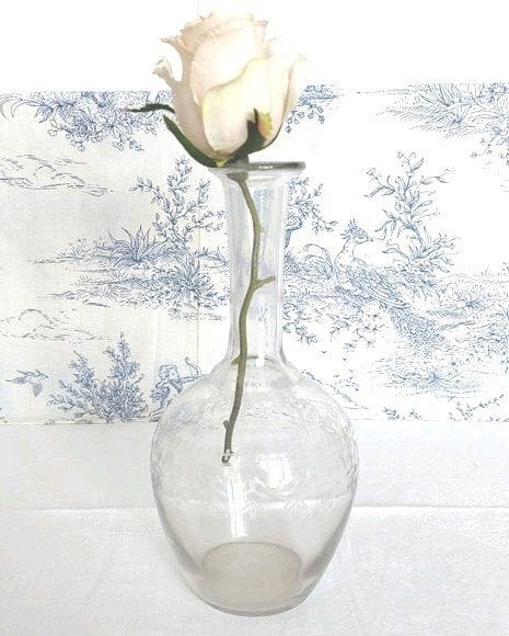 Magnifique vase en verre transparent gravé design ancien, 24 cm, Verre, Utilisé, Avec motif/texture