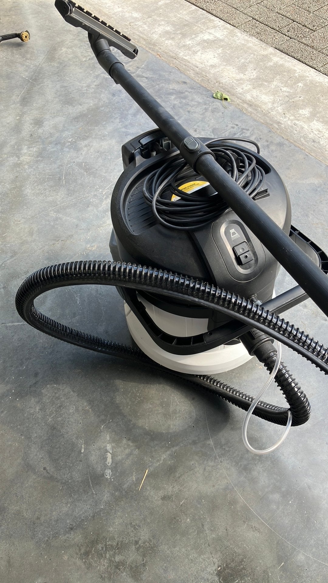 Aspirateur karcher avec réservoir d’eau, Enlèvement, Comme neuf