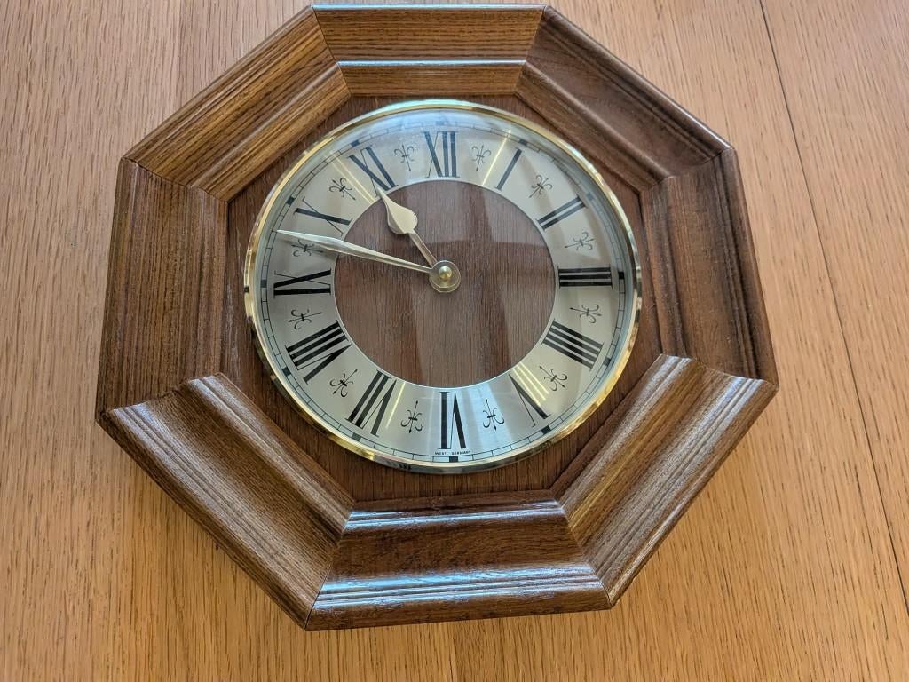 Antieke eikenhouten wandklok, Antiek en Kunst, Ophalen