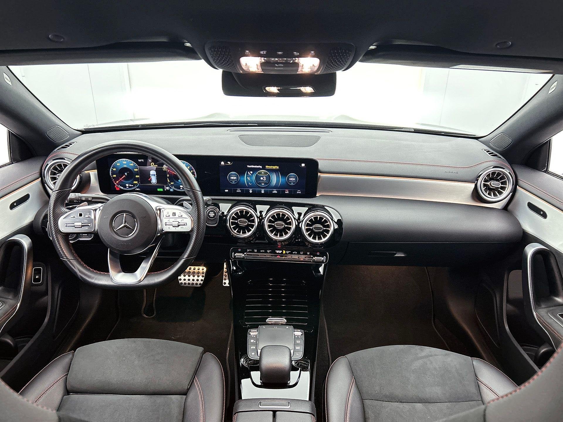 Mercedes-Benz CLA-klasse 250 e Shooting Brake AMG Line Verwa, Autos, Achat, Entreprise, 16 kWh, Noir