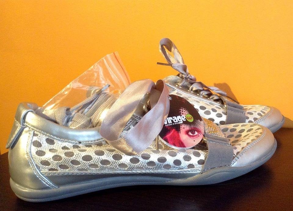 Nouvelles chaussures femme 38.5/24.7, Enlèvement ou Envoi, Neuf, Gris, Chaussures de marche