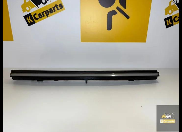 TESLA Y JUNIPER 2025 CLAIRAGE LED CENTRAL AVANT 2038294-00-C, Tesla, Inc., Utilisé, Info@tesla.com, Tesla Road 1
78725  Austin