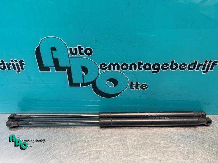 Set Gasdempers Achterklep van een Fiat Punto Evo (Punto Evo, Gebruikt, -, -, Ophalen of Verzenden