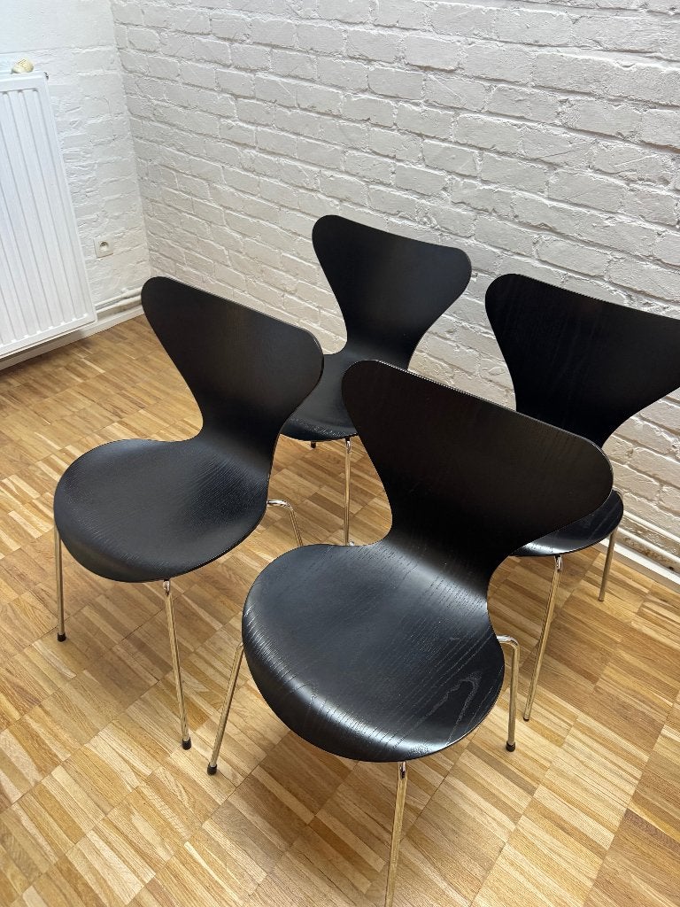 4 x Fritz Hansen vlinderstoel zwart generfd Arne Jacobsen, Maison & Meubles, Chaises, Design klassieker, Comme neuf, Enlèvement