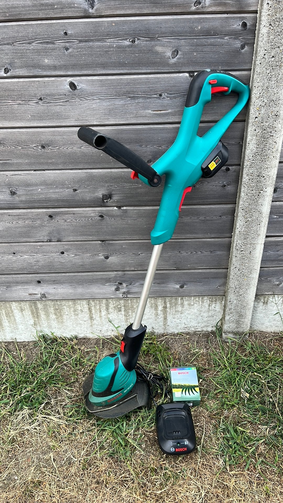 Bosch trimmer, Ophalen, Gebruikt, Minder dan 10 cm, Accu