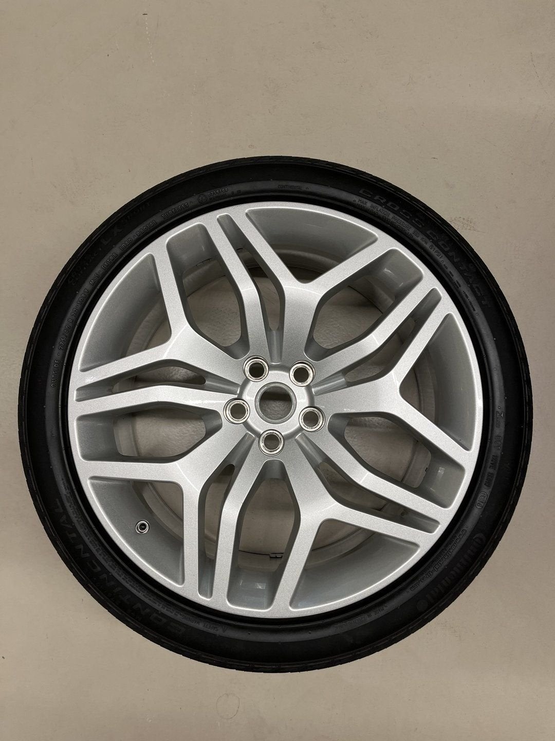 1x Range Rover Sport reservewiel Continental Cross Contact w, Autos : Pièces & Accessoires, Pneus et Jantes, 4 Saisons, -, 275 mm