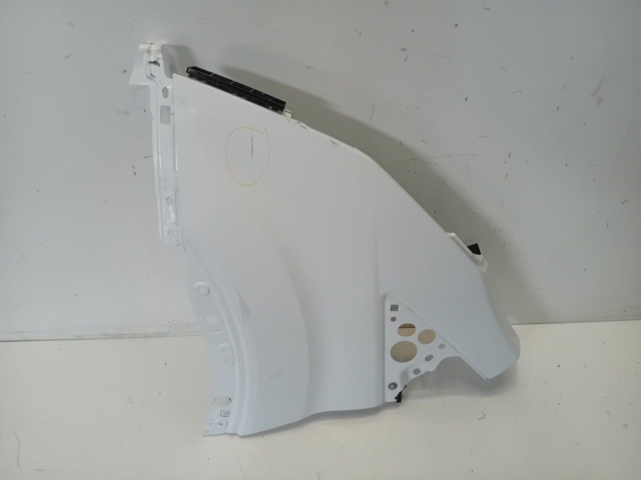 Spatbord links voor Ford Transit, Onderdelen@venauto.nl, Van der Ven Autorecycling B.V., Ettenseweg 76, 4706 PB Roosendaal, The Netherlands