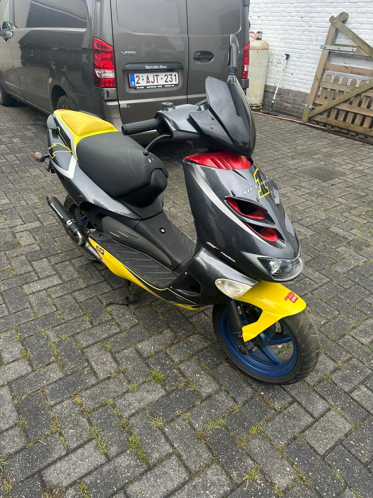 Aprilia sr 50 b klasse speciale editie, Vélos & Vélomoteurs, Scooters | Aprilia, Enlèvement, Comme neuf, SR 50