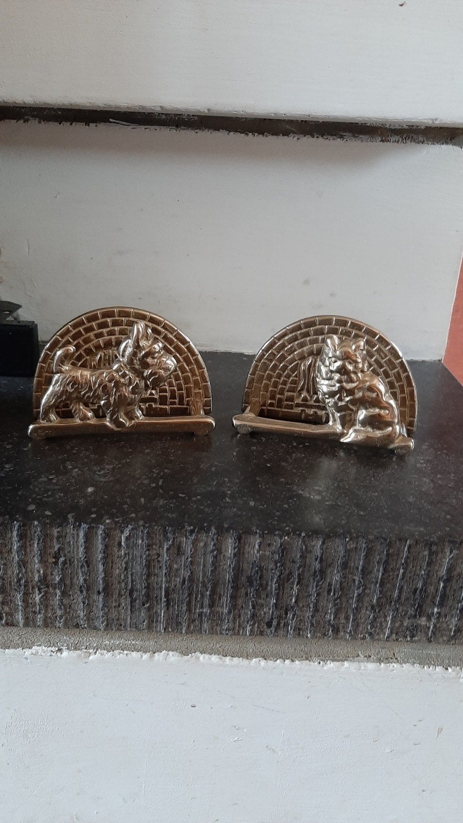 Deux beaux petits porte serviettes en bronze, Antiquités & Art, Enlèvement, Bronze