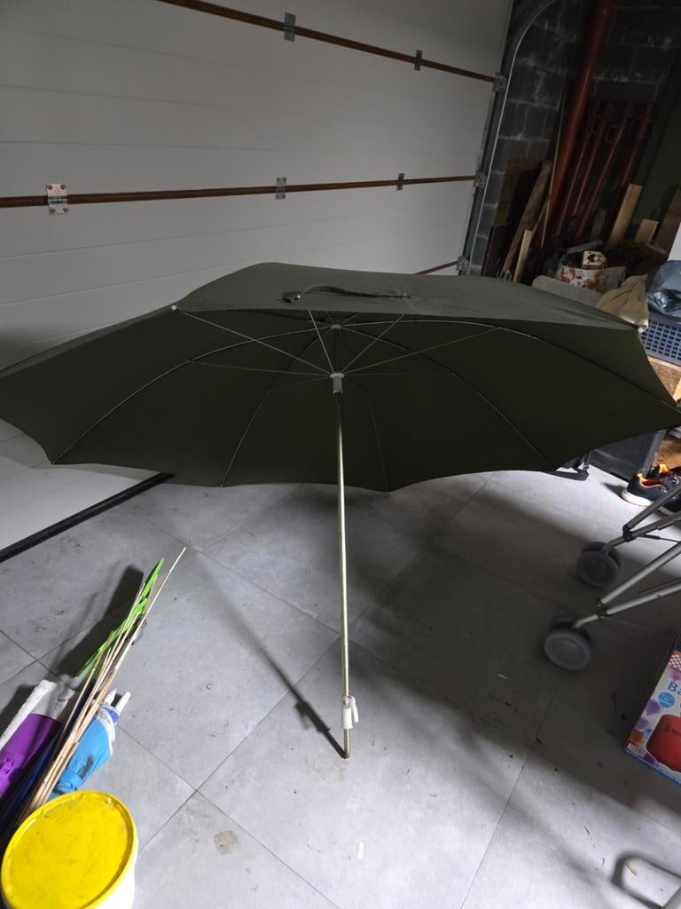 Paraplue 180cm, 2 chaises pliantes et un trépied pliant, Enlèvement, Utilisé, Autres types