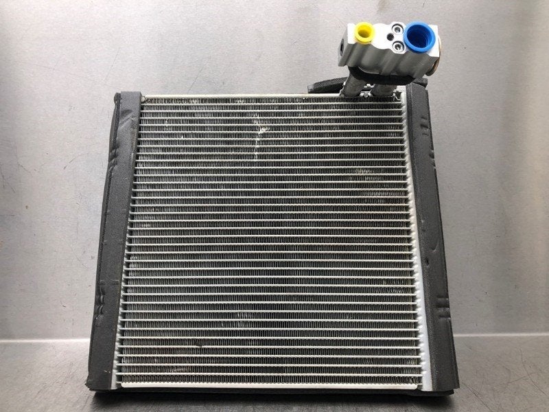 CLIMATISATION EVAPORATEUR Toyota C-HR (X1,X5) (01-2016/-), Dhr. M. Roggen, Toyota, Stadsweg 37 37
9917 PV  WIRDUM GR., NL, Utilisé