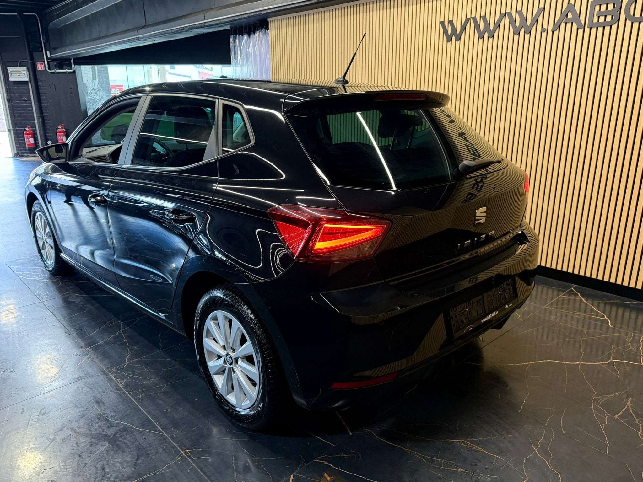 SEAT Ibiza 1.0i * GARANTIE 12 MOIS * (bj 2020), Auto's, Stof, Zwart, Bedrijf, 5 deurs