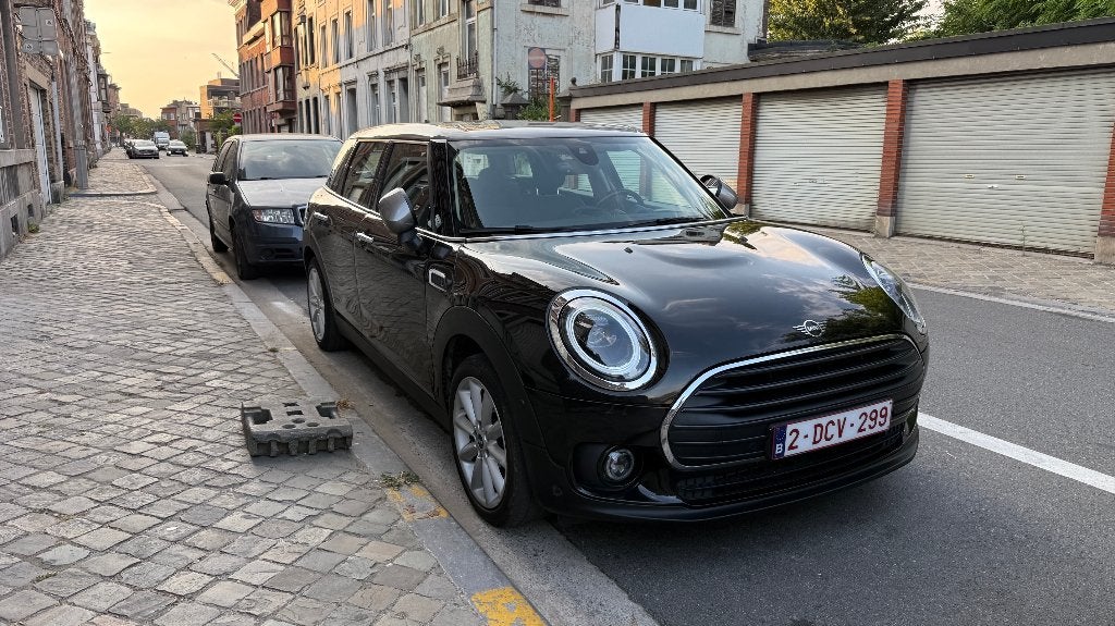 Mini Cooper Clubman 1.5A - Classic Trim + Confort 9/2021, Auto's, Mini, Dealer onderhouden, Zwart, Leder, Grijs