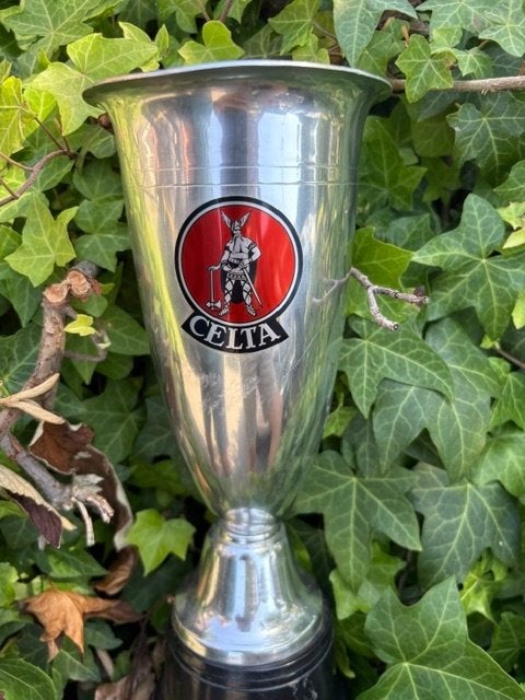 MARQUES DE BIÈRE CELTA OLD TROPHY CUP, Envoi, Comme neuf, Autres types
