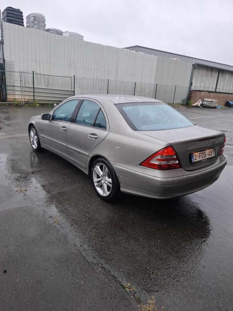 Mercedes benz C200 cdi Avantgarde état parfait  203000 km, Particulier, Achat, Airbags