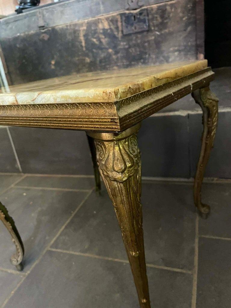 Belle table avec plateau en marbre, Enlèvement
