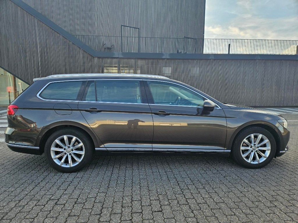 VW Passat 1.6tdi 120ch Highline avec carnet / très propre, Autos, Cuir et Alcantara, Boîte manuelle, Entretenue par le concessionnaire