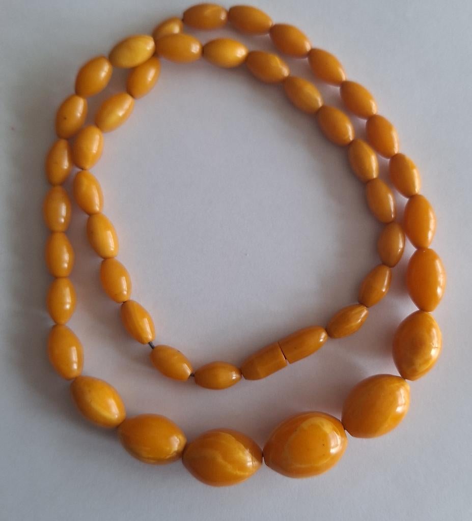 Oude ketting geperst amber "Egg Yolk", jaren 1950s, Handtassen en Accessoires, Antieke sieraden, Verzenden, Overige materialen