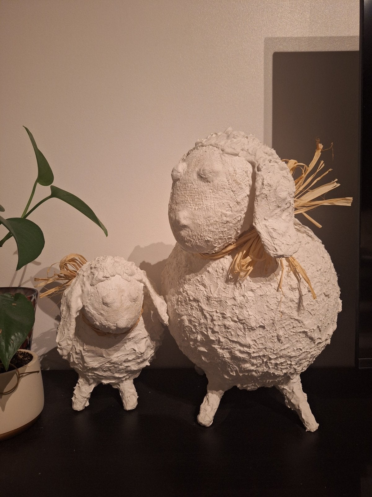 2 schaapjes (kerstdecoratie), Ophalen of Verzenden, Zo goed als nieuw