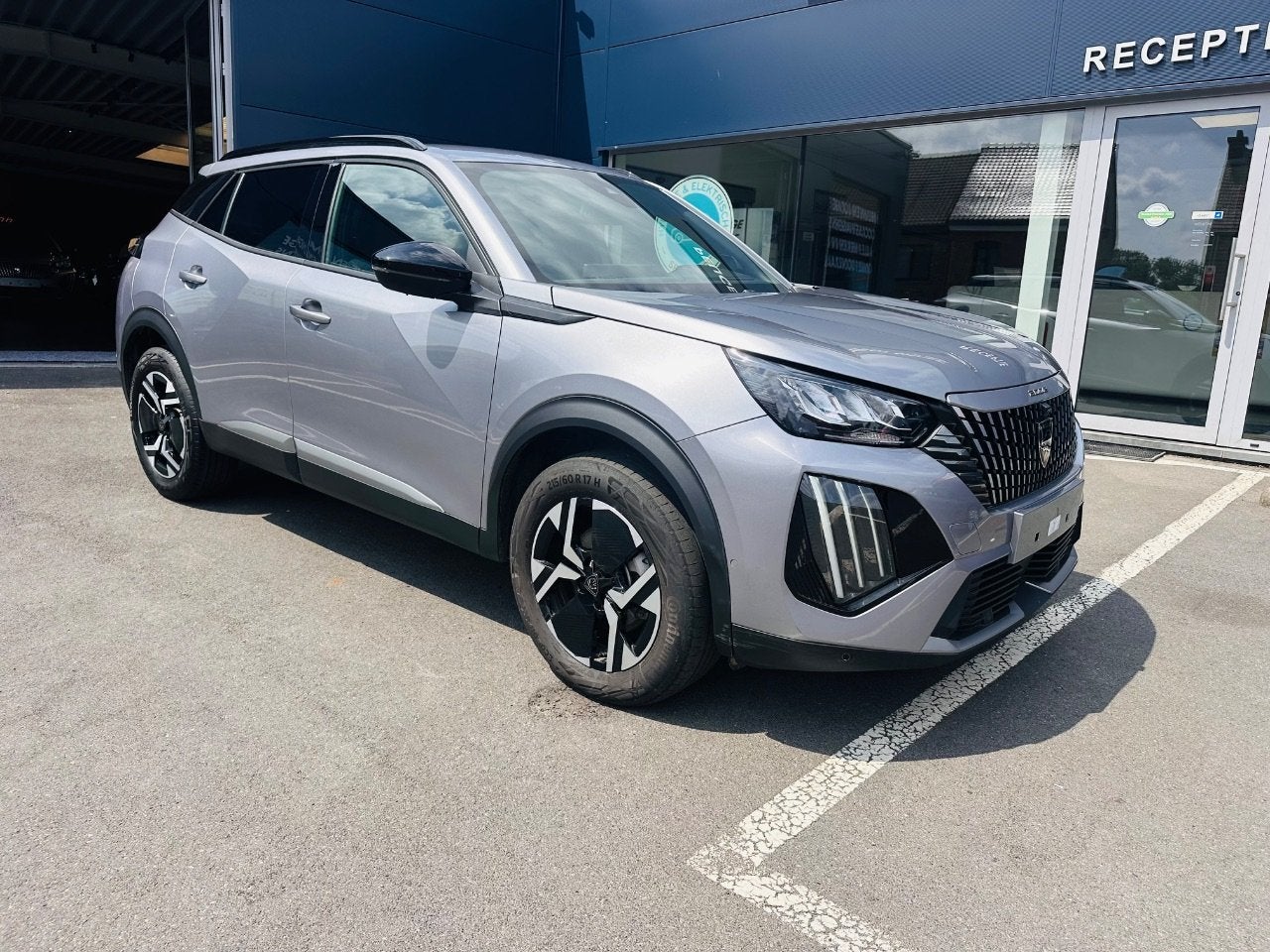 Peugeot 2008 ALLURE MILD HYBRID (bj 2025, automaat), Auto's, Gebruikt, 110 g/km, 136 pk, Bedrijf