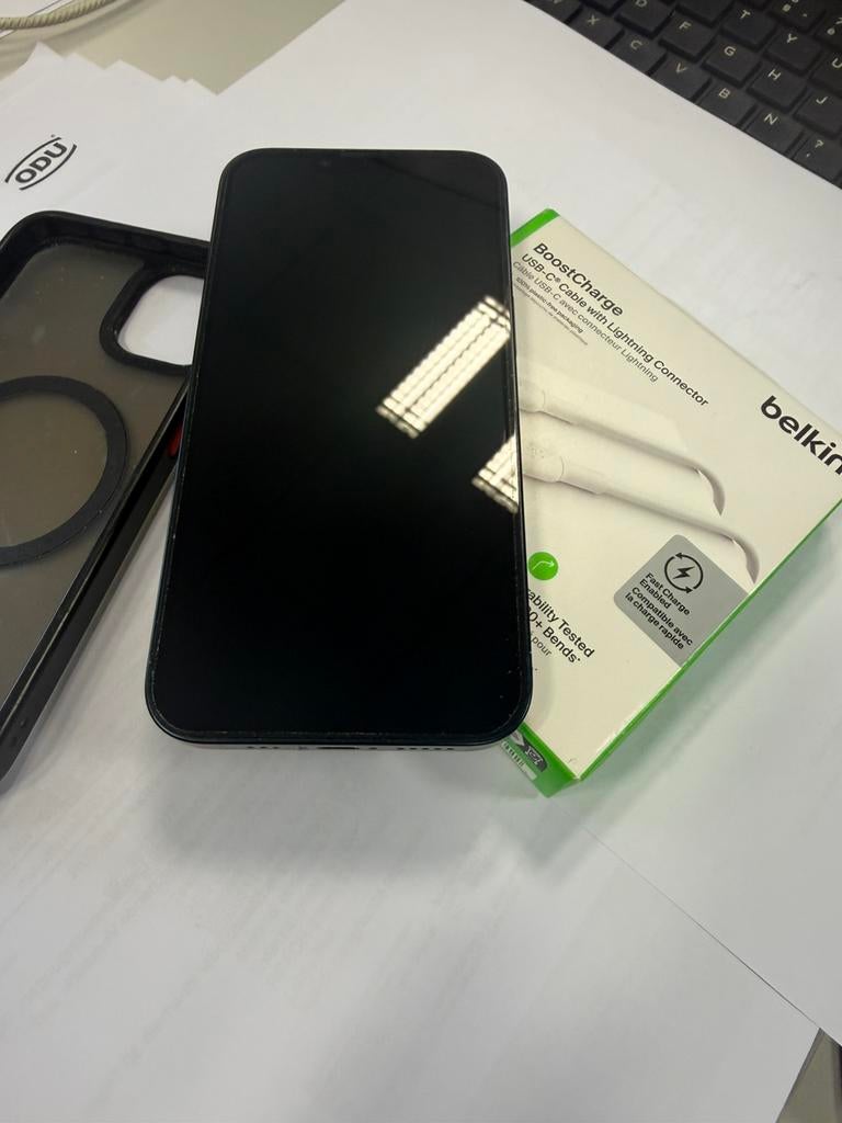 iPhone 13 128gb zwart Midnight + MagSafe-hoesje+kabel Belkin, Telecommunicatie, Mobiele telefoons | Apple iPhone, Ophalen, Zwart