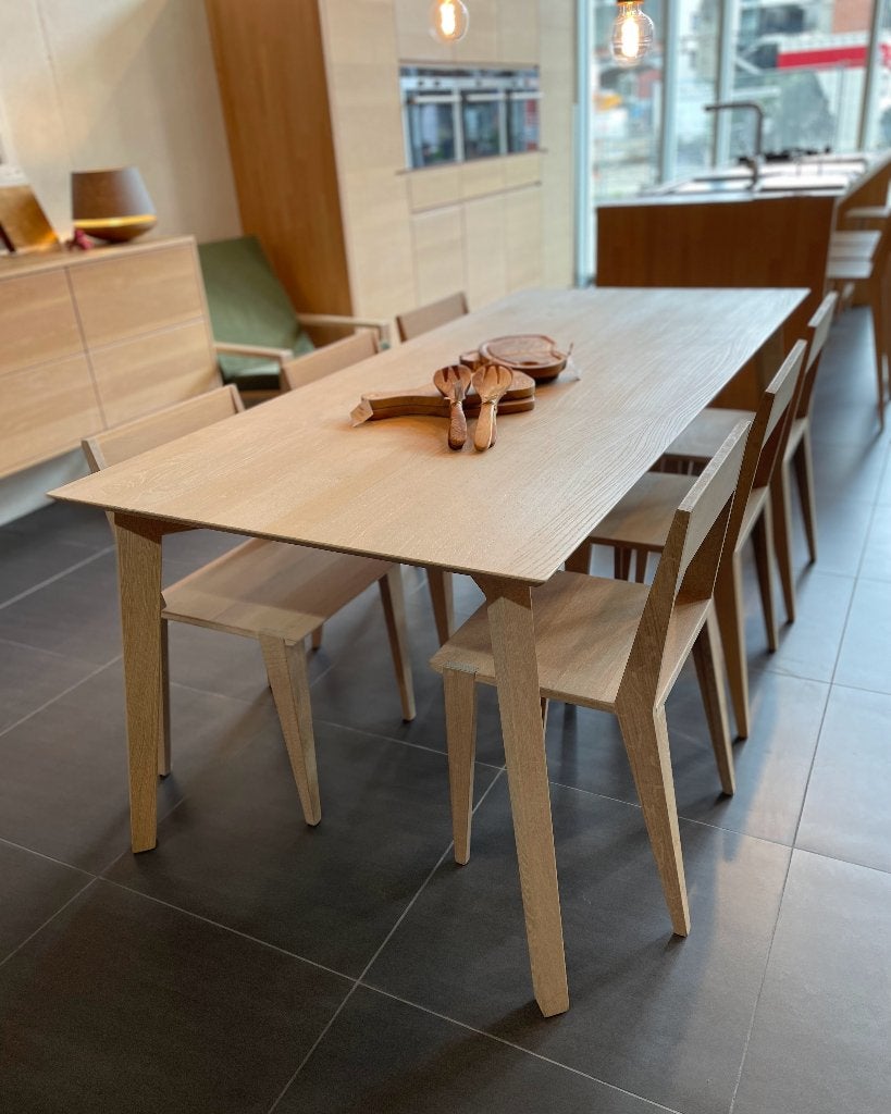 Eettafel met 6 stoelen in massieve eik, Huis en Inrichting, Tafels | Eettafels, Nieuw, 50 tot 100 cm, 150 tot 200 cm, Vijf personen of meer