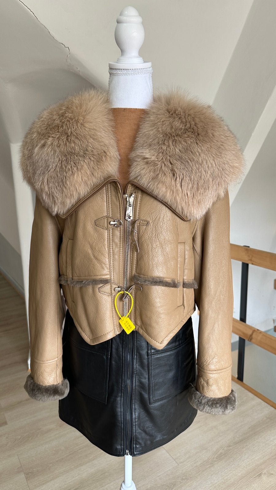 Manteau en fourrure d'agneau, Enlèvement ou Envoi, Neuf, Taille 36 (S), Beige
