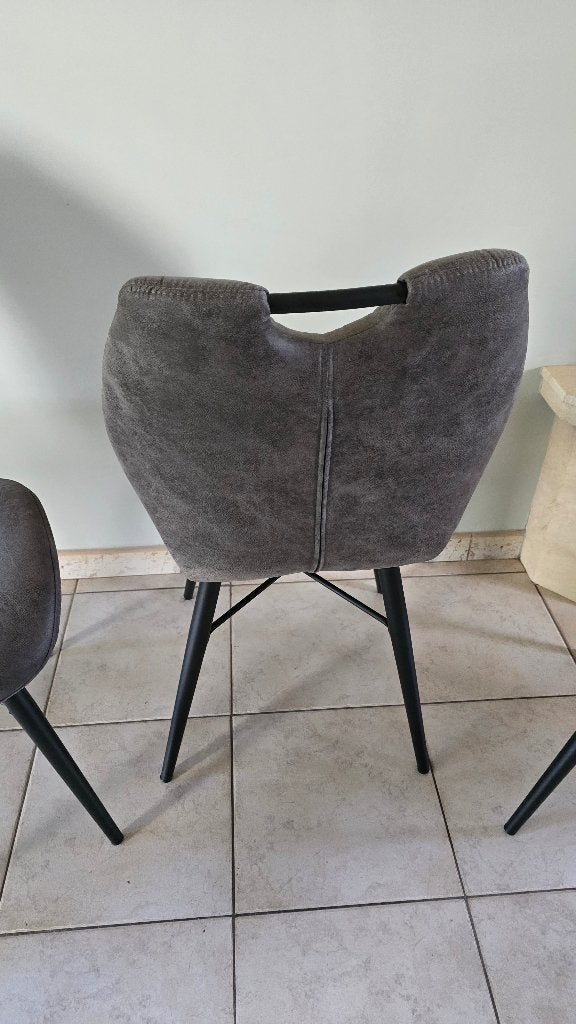 4 stoelen te koop 80 euro, Maison & Meubles, Gris, Comme neuf, Synthétique, Enlèvement