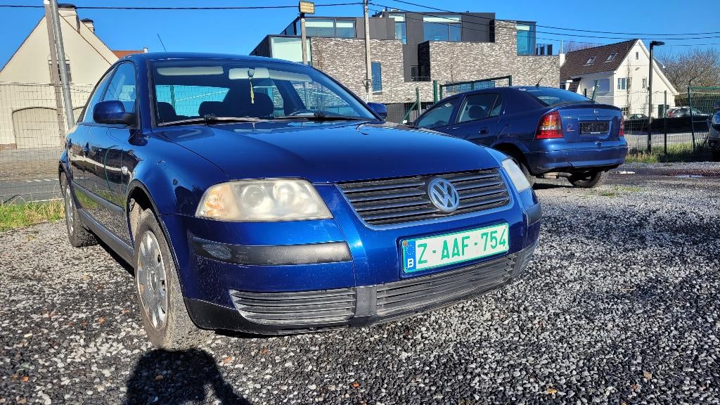 vw passat 1.6i AIRCO TREKHAAK euro 4 2002, Autos, Volkswagen, Entreprise, Achat, Passat, ABS, Airbags, Air conditionné, Alarme