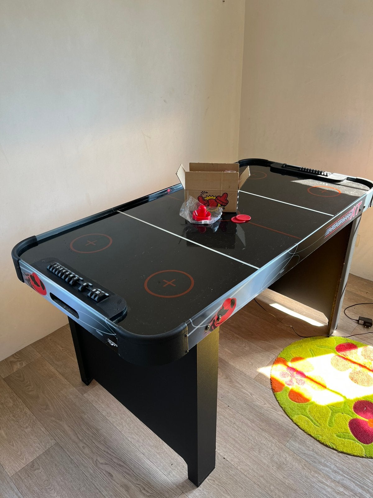 Air hockey tafel, merk: Carromco, type: black-speed XT, Kinderen en Baby's, Ophalen, Zo goed als nieuw