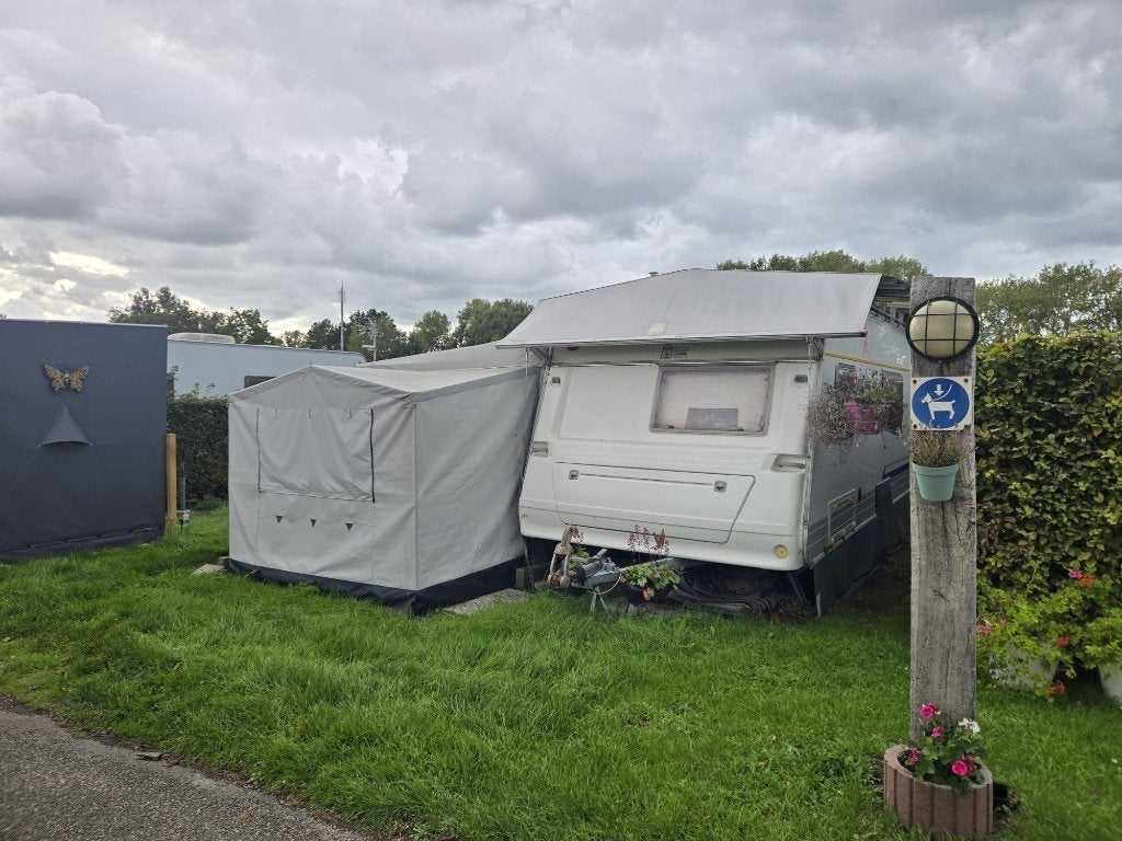Caravane Bürstner familiale (6 personnes) et équipements, Jusqu'à 6, 5 à 6 mètres, Grand lit, Particulier