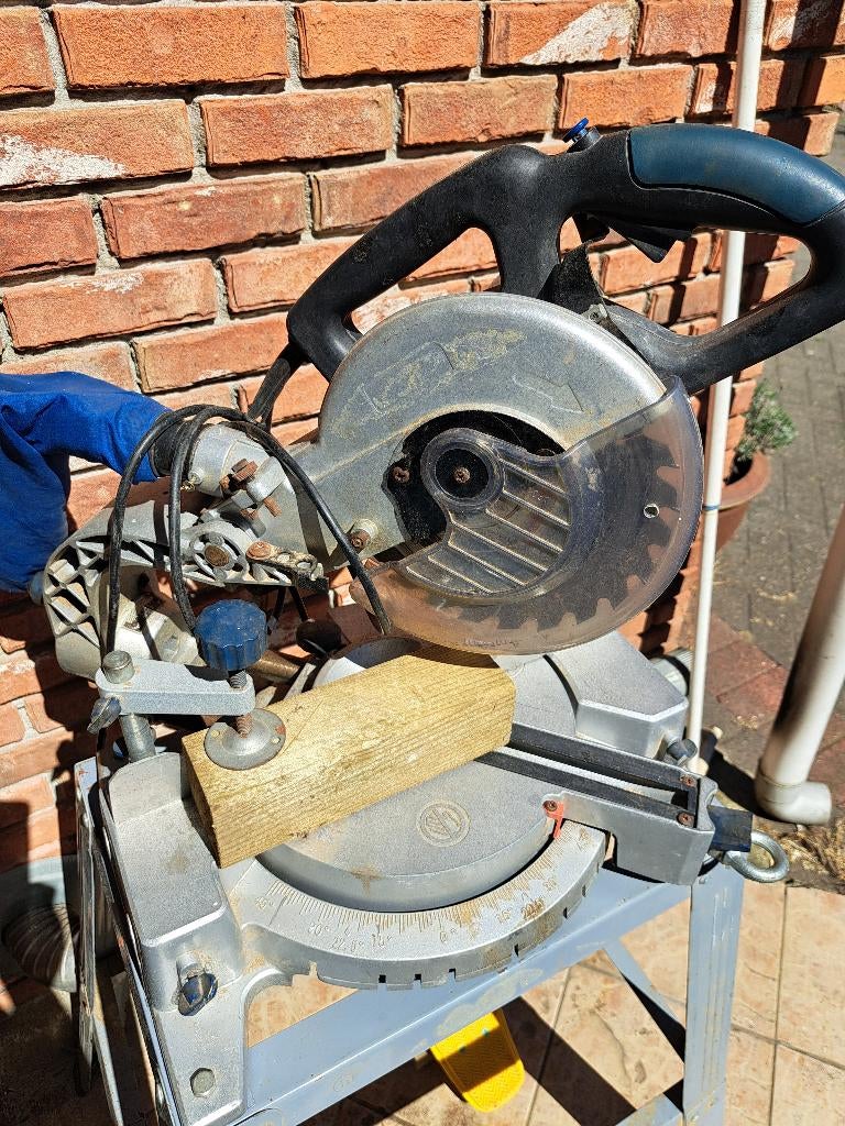 Afkortzaag, Ophalen, Gebruikt, 600 tot 1200 watt, Afkortzaag
