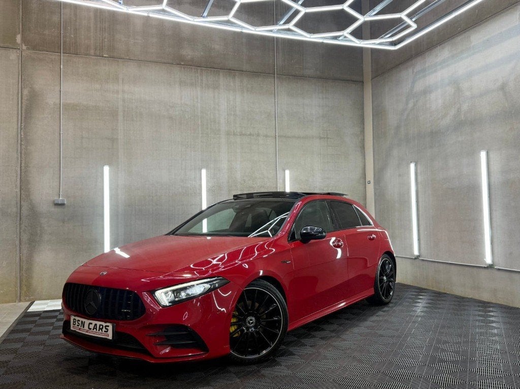 MERCEDES-BENZ A180D/A35 LOOK/PANO/MEMORY/SFEER/CARPLAY/GRNTI, Autos, Rouge, Achat, Euro 6, Entreprise