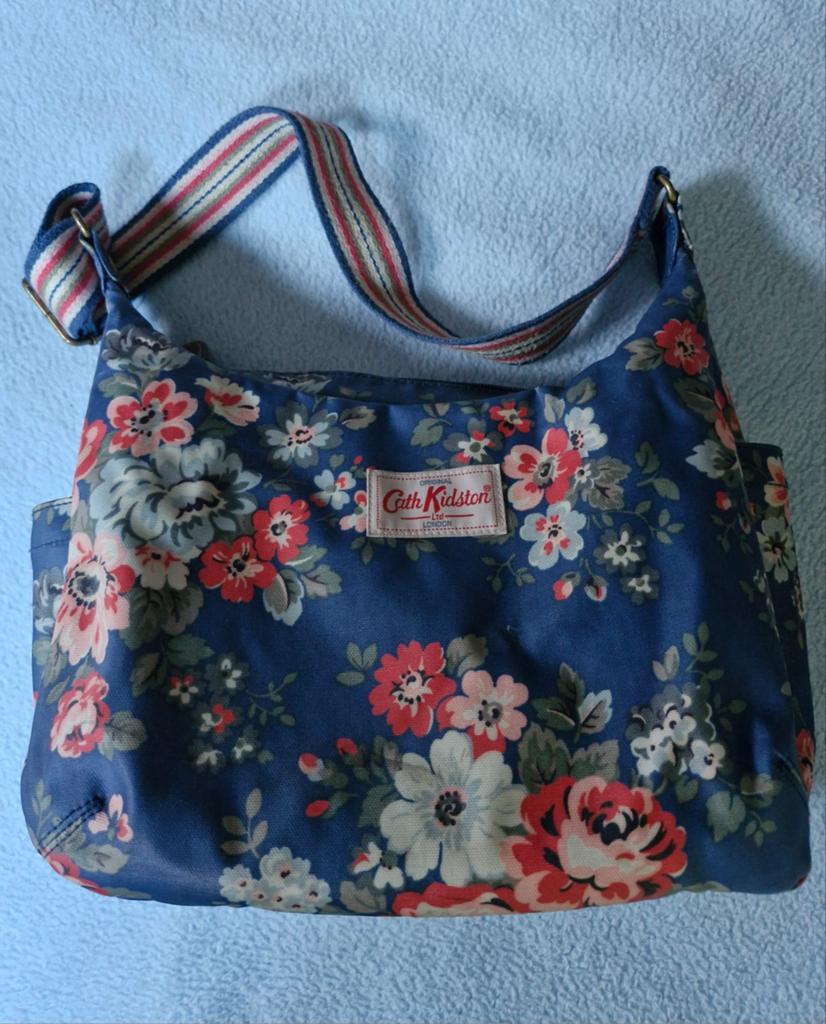 Handtas, Cath Kidston, off-shoulder model, Handtassen en Accessoires, Tassen | Damestassen, Ophalen of Verzenden, Zo goed als nieuw