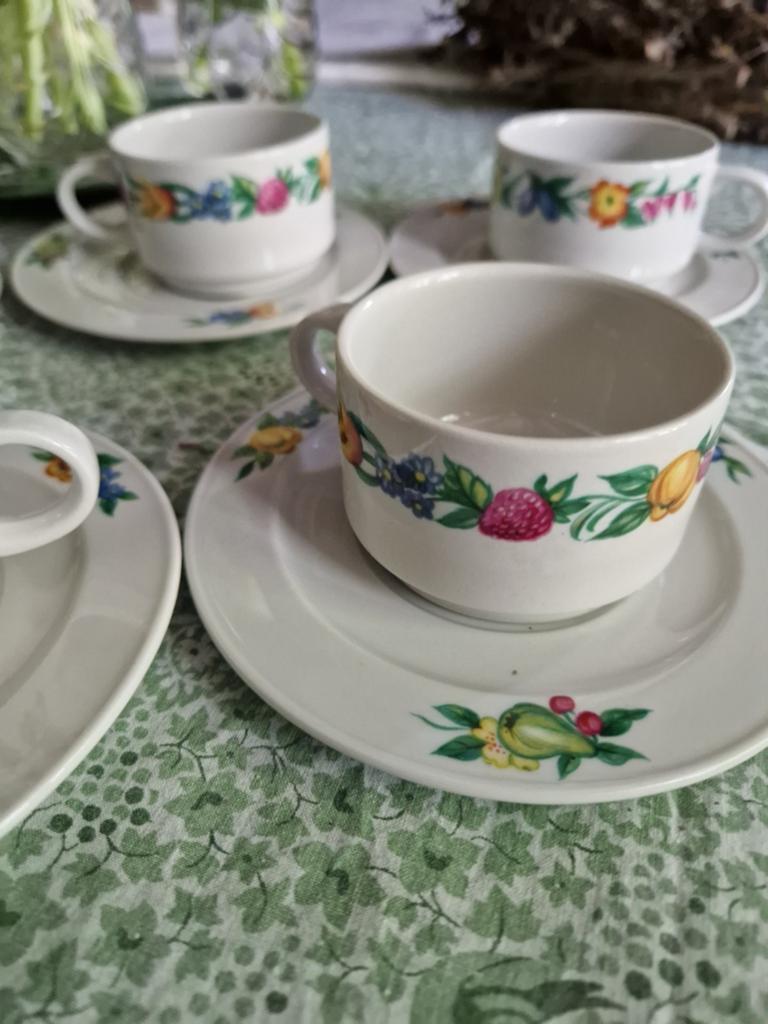 5 tasses et 5 sous tasses Villeroy et Boch, Enlèvement ou Envoi