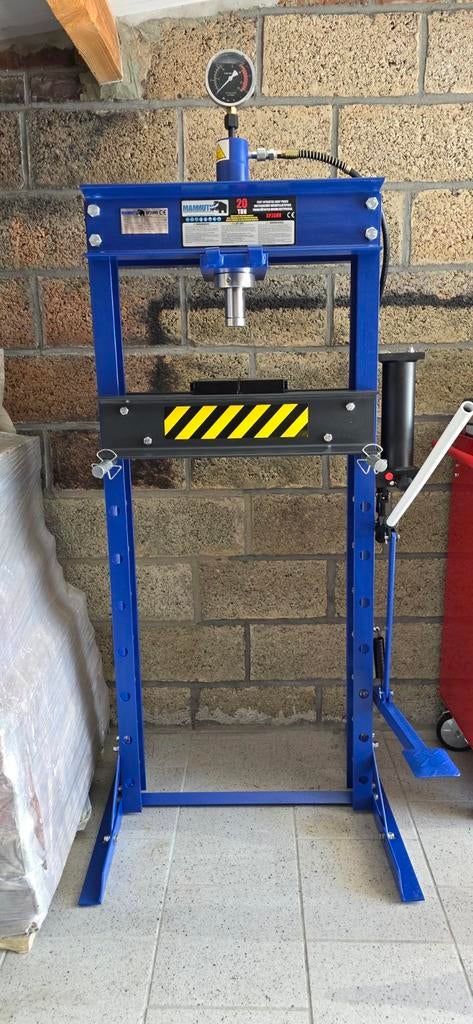 Presse hydraulique 20T MAMMUTH SP20HV – NEUVE !