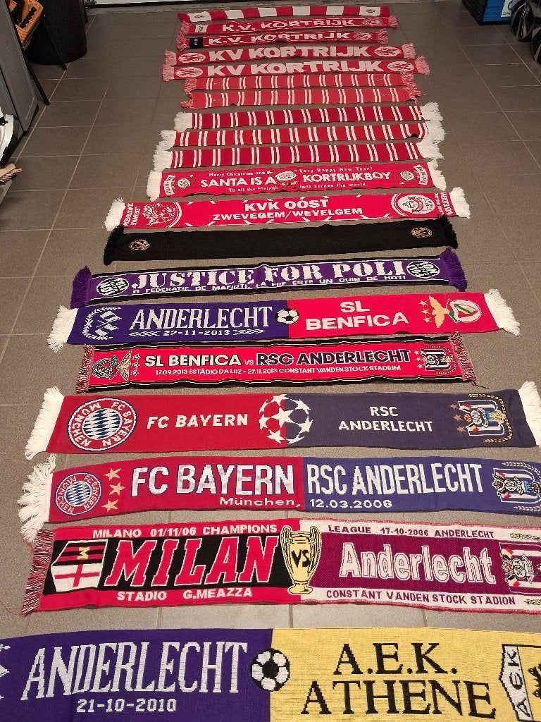 Voetbalsjaals, Enlèvement ou Envoi, Comme neuf, Fanion ou Écharpe