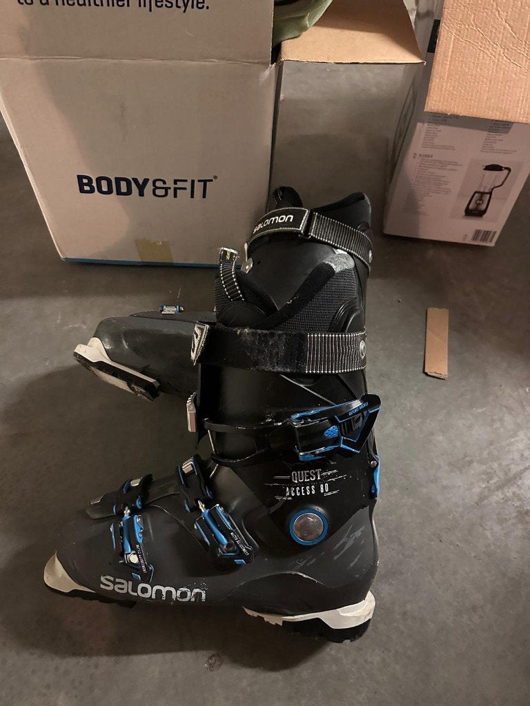 chaussure ski salomon quest access 80 QST Boots 2023  Ski Pro AZ cut shape on the back of the lower shell Chaussures de Ski Salomon Quest