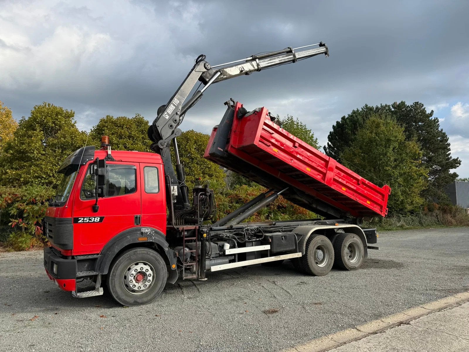 Mercedes-Benz SK 2538 / V8 Motor / Containersysteem / Kraan, Auto's, Mercedes-Benz, Bedrijf, 279 kW, 380 pk