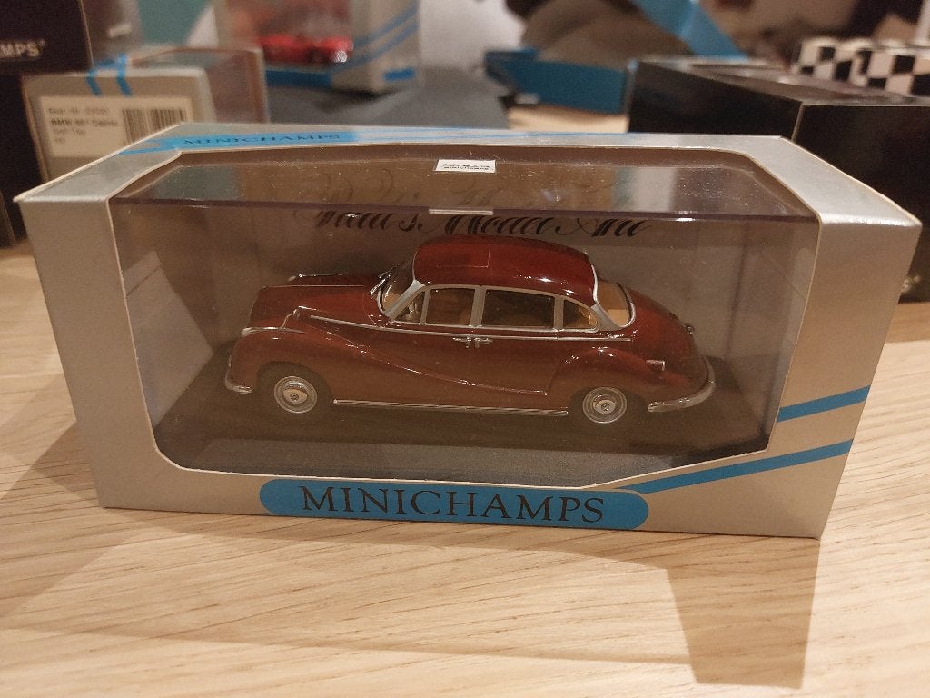 Minichamps BMW 502 V8 Limousine dark red 1/43, Enlèvement ou Envoi, Neuf, Voiture, MiniChamps
