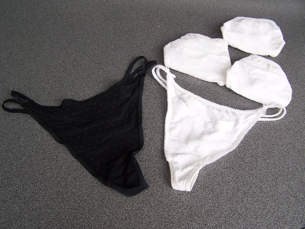 Ensemble de strings/culottes, différentes marques et tailles, Triumph, DIM, Enlèvement ou Envoi, Noir, String