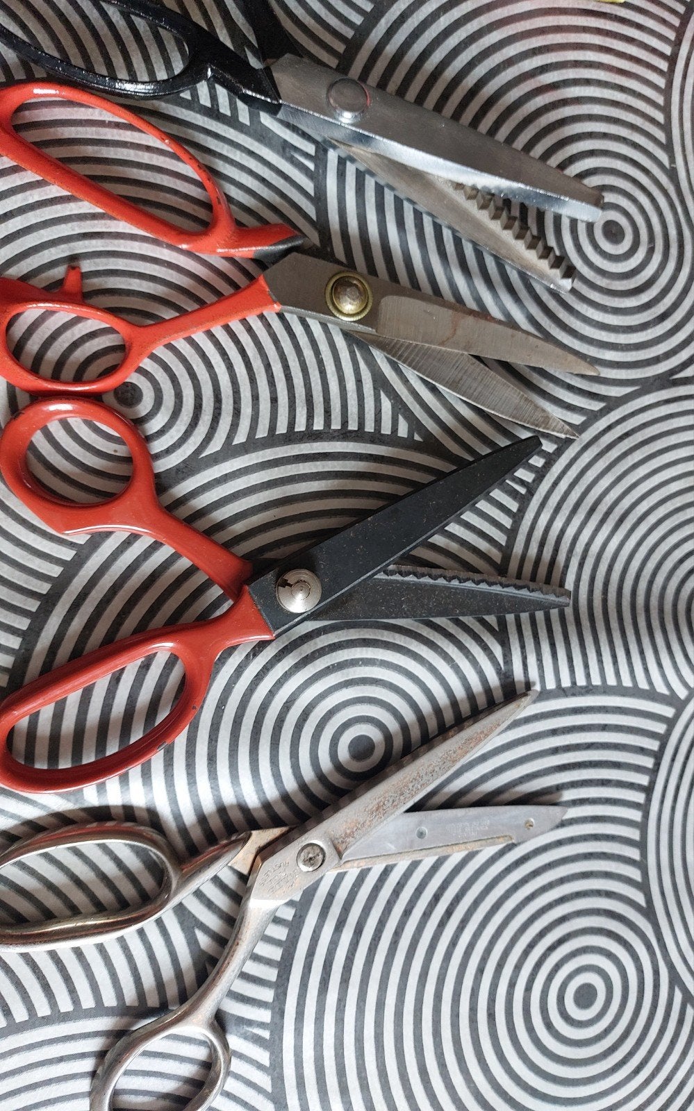Naaischaren zig zag enz, Enlèvement