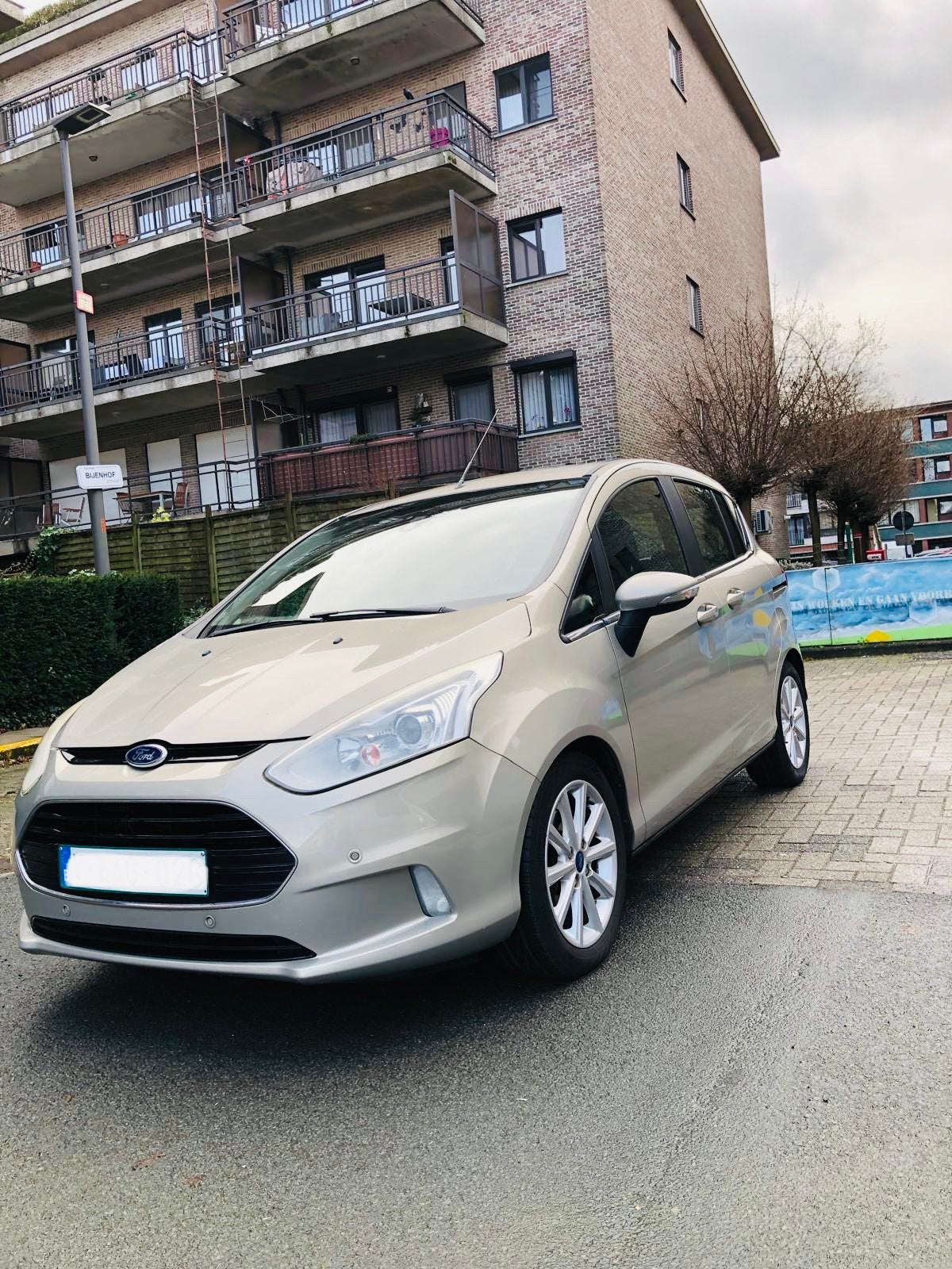 Ford B-Max essence | TITANIUM, Autos, Euro 5, Achat, Entreprise, https://public.car-pass.be/vhr/4463f075-505d-43d5-bea6-b601cf084185