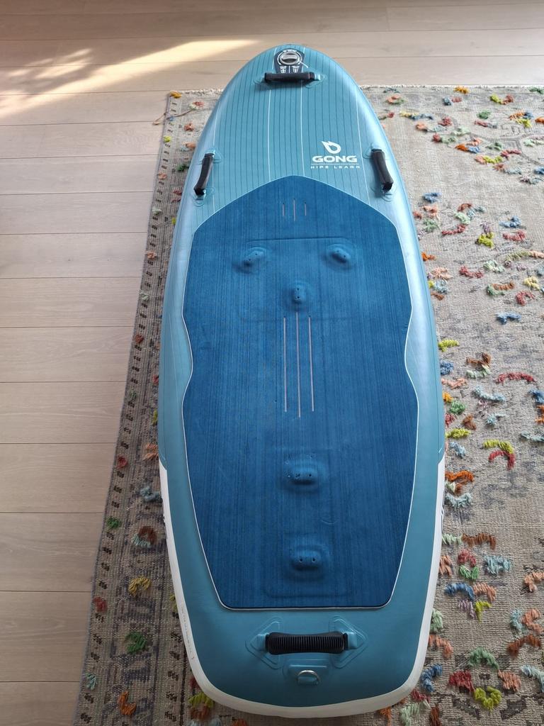 Planche de Wingfoil Gong Hipe Learn 6’5 (170L) à vendre, Watersport en Boten, Ophalen, Zo goed als nieuw
