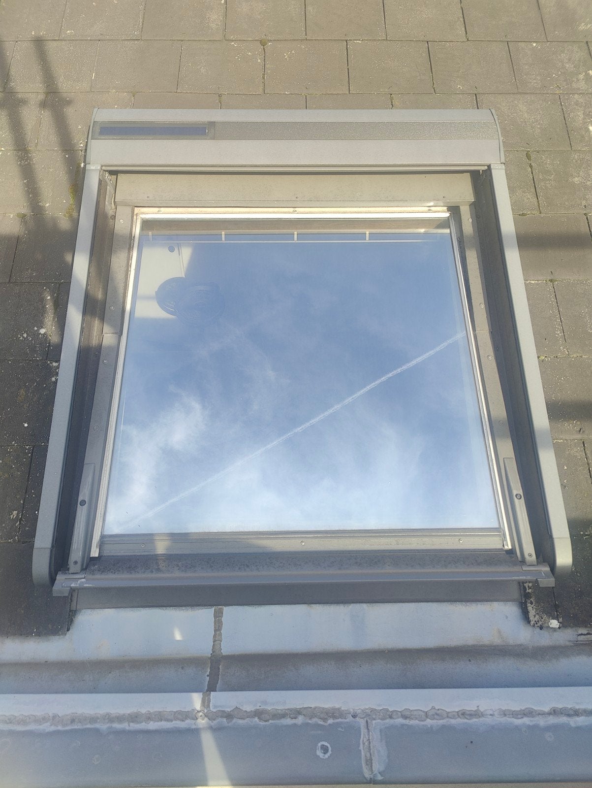 VELUX Solar rolluik GGL MC-4 met bediening, Ophalen