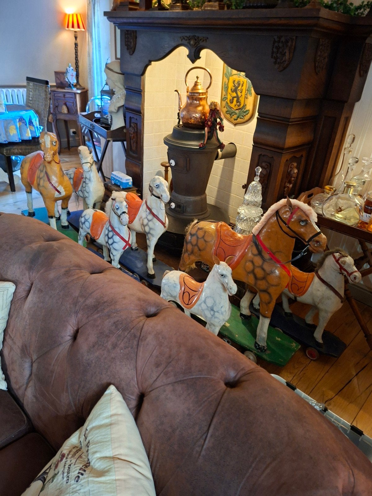 Beeusaert paarden verschillende maten., Ophalen